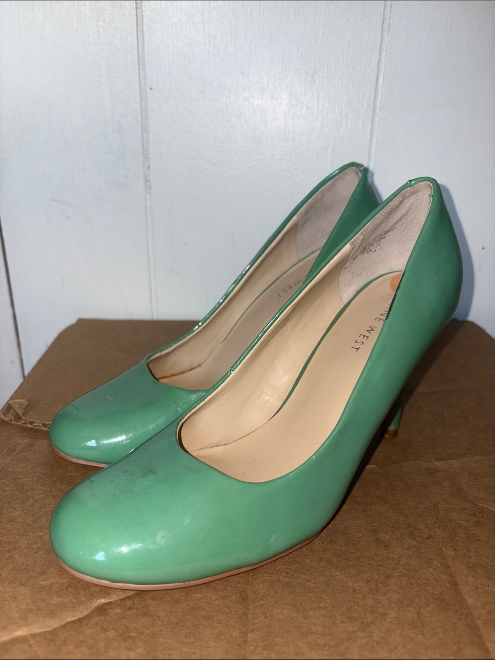 Nine West Mint Green Patent Round-Toe Pumps size 7M